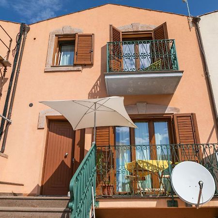 Belvilla By Oyo Casa Santa Giusta Bosa Exteriör bild